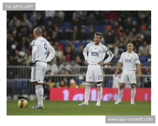 双重触球判罚规则：何时罚间接任意球与误区