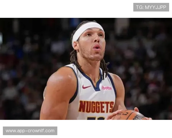 戈登利用挡拆创造投篮空间提升三分命中率明显超过队内其他射手