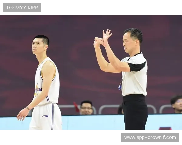篮球比赛中裁判什么情况下会判罚比赛中断规则？